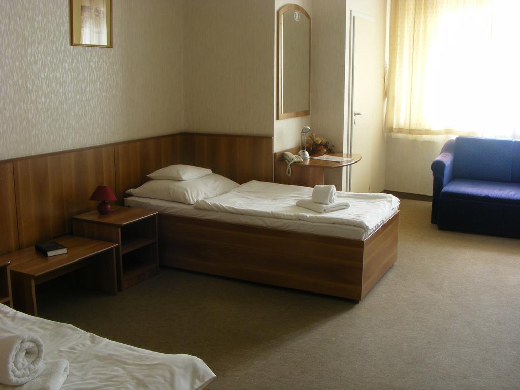 Hary Hotel Kecskemét Zimmer foto